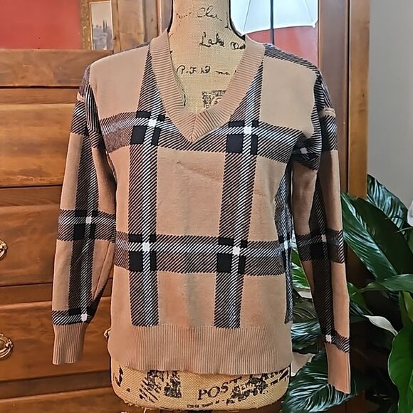Max Studio tan & Black Buffalo plaid sweater size XS - Picture 2 of 11